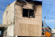 El fuego los sorprendió mientras dormían. Tuvieron que atravesar el fuego para sobrevivir.