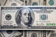 Fuerte suba del dólar oficial en Argentina