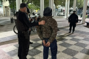 Intentó robar con un cuchillo y terminó reducido por su víctima en plena calle