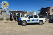 Cayeron mientras intentaban robar una casa y una cómplice atacó a una policía por la espalda