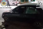 Lo encontraron intentando entrar a un auto, se puso violento y terminó detenido en Madryn