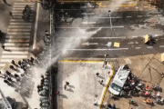 Tarde caliente frente al Congreso: gas pimienta, balas de goma y una molotov que cruzó la valla